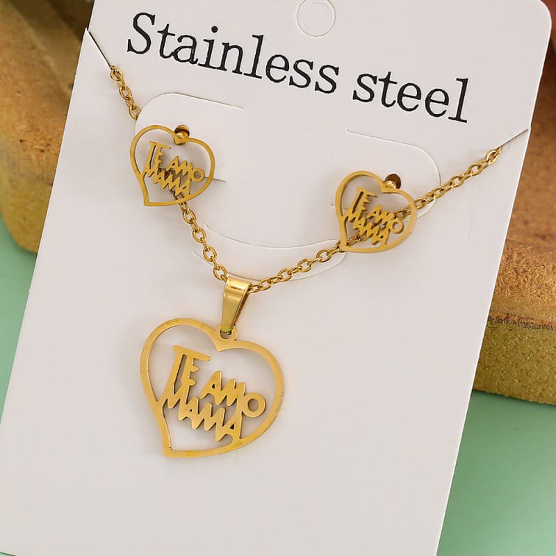 Gold "Te Amo Mama" Heart Necklace & Earring Set