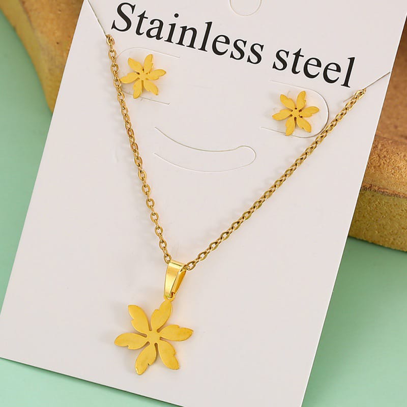 Gold Flower Necklace & Earring Set
